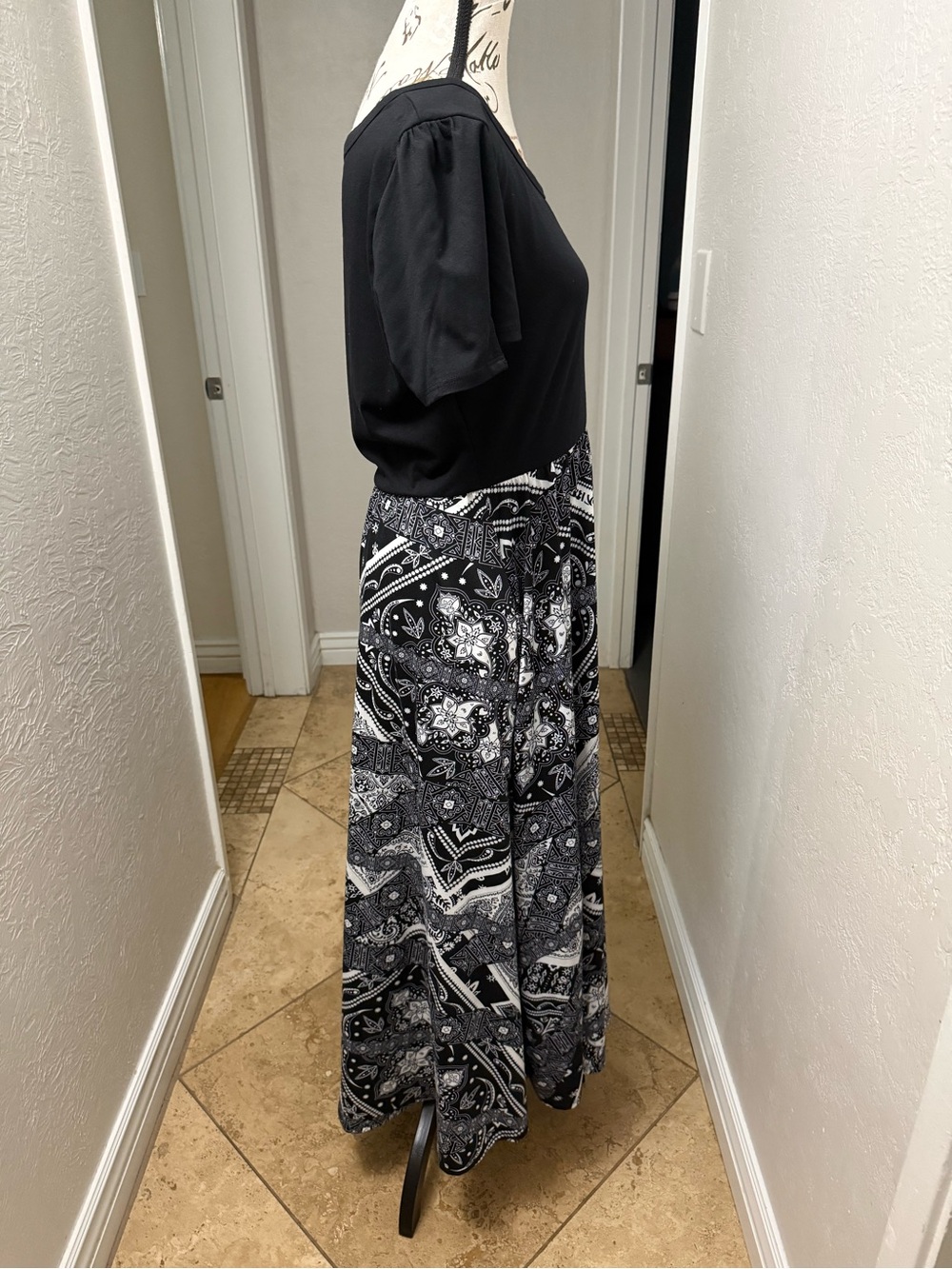 LuLaRoe Black and White Paisley Midi Dress - Picture 4 of 7